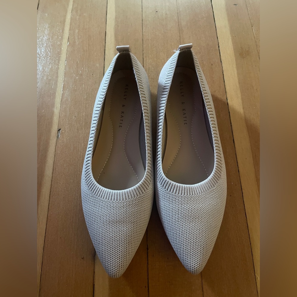 Kelly & Katie Women's Cream Flats